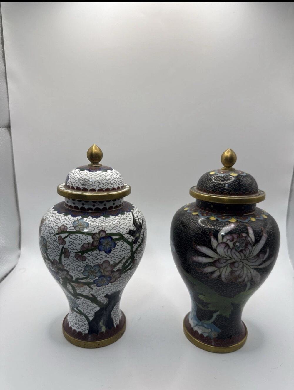 Vintage Mid-Century Chinese Cloisonné Ginger Jar – Black Enamel & Pink & White
